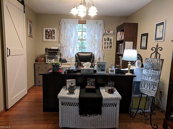 3rd image of 3057 Stockbridge Dr