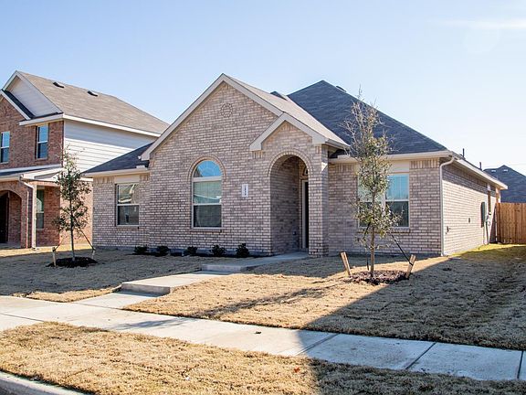 2nd image of 1834 Cross Oaks Dr