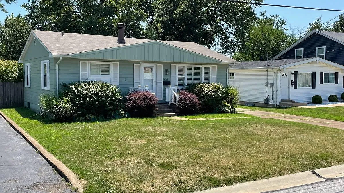 2 bed, 1008 sqft, $1,685 — Photo 1