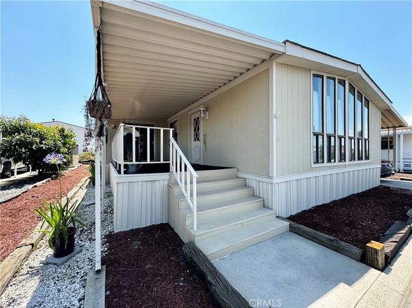 307 S Smith Ave TRLR 64, Corona, CA 92882