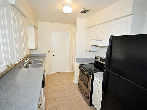 5th image of 1080 N Sparkman Ave