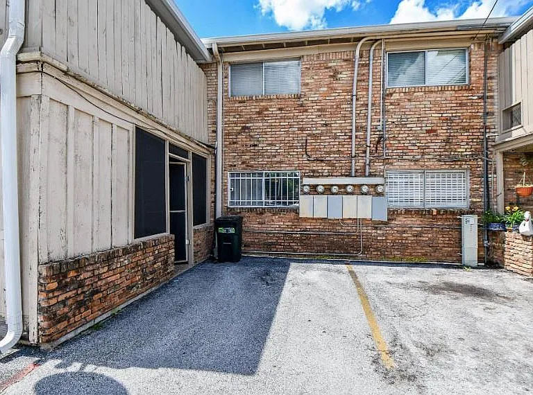 7233 Beechnut St #A — Photo 36