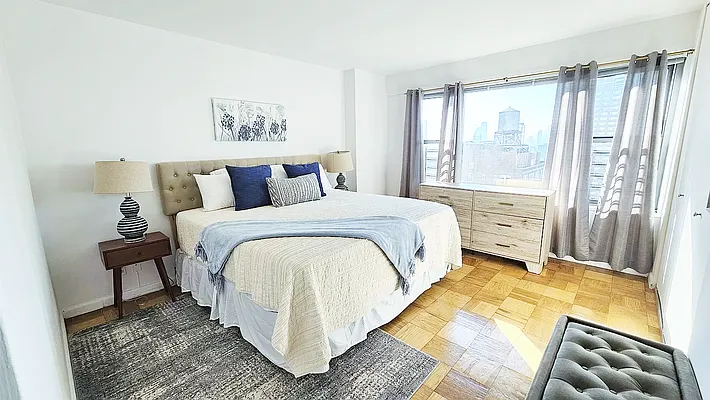 Rented by Manhattan Realty Group | media 6