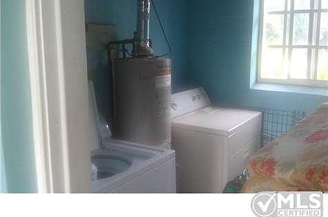 5th image of 831 W Kalmia Dr