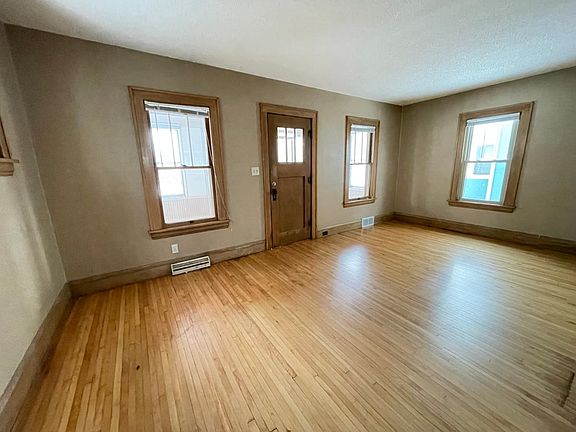 5th image of 3615 Van Buren St NE