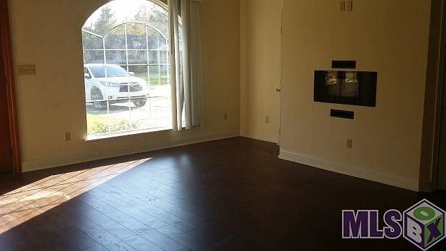 2nd image of 14243 Lilac St