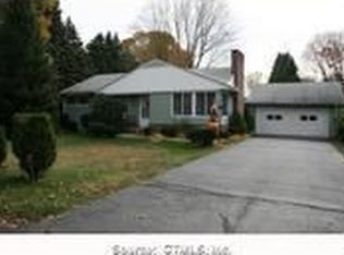 10 Meadow Ln, Chester, CT 06412