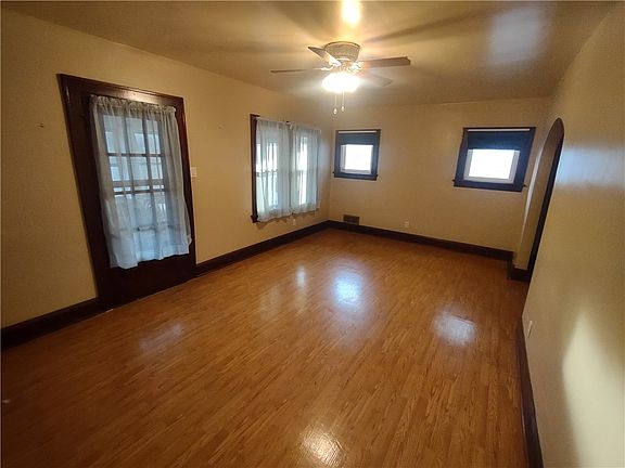 5th image of 76 Summit Ave