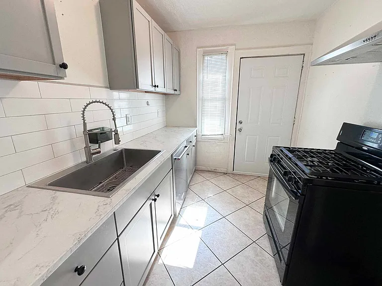 2305 NW 15th St #B — Photo 9