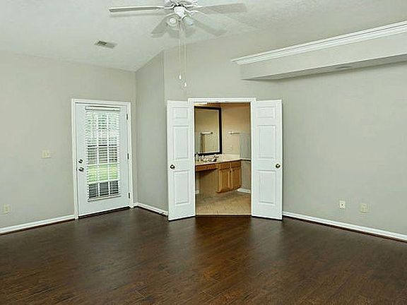 2nd image of 157 White Oak Trce