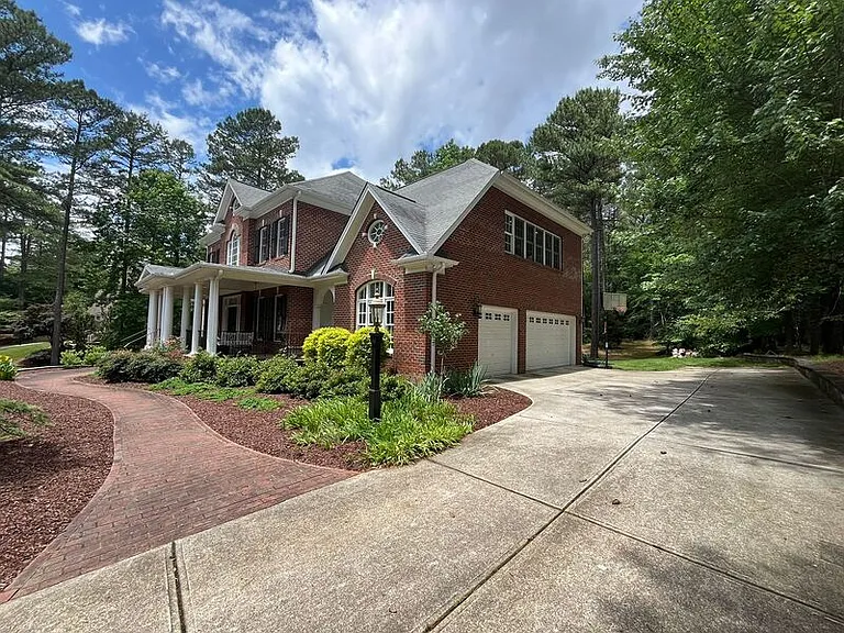 1205 Enderbury Dr — Photo 3