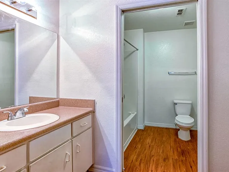 Spinnaker Reach Apartments — Photo 16
