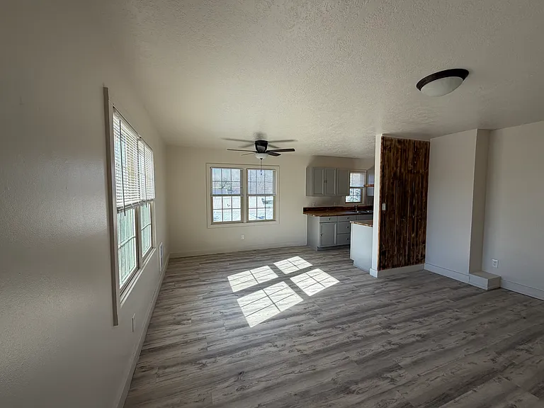 903 State St #4 — Photo 3