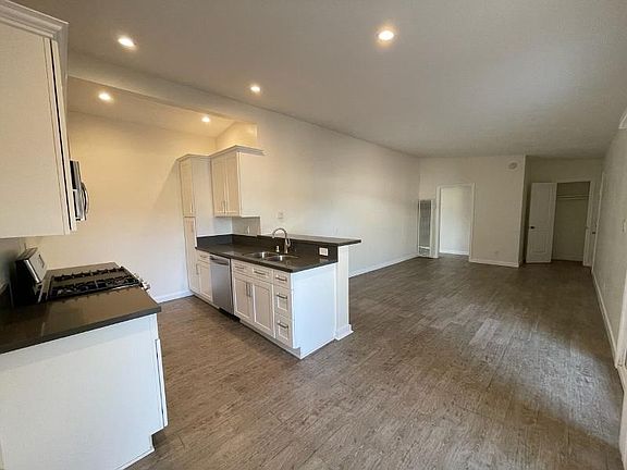 3rd image of 501 Avenue G APT 10