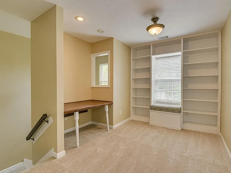 5755 Carriage Hills Dr — Photo 28