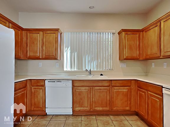 5th image of 40124 N Thunder Hills Ct