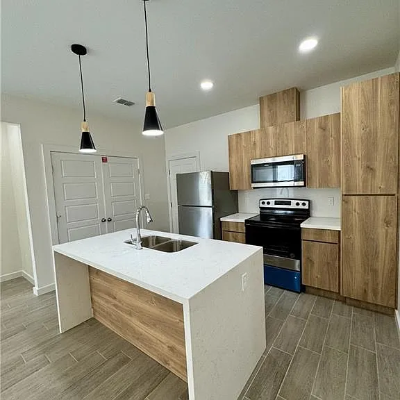 1308 W Platinum Dr #3 — Photo 2