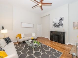 211 14th St APT 1R, Hoboken, NJ 07030