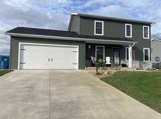 12821 King Fish Dr, Middlebury, IN 46540