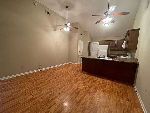3rd image of 1479-1479 Saint Andrews Ln