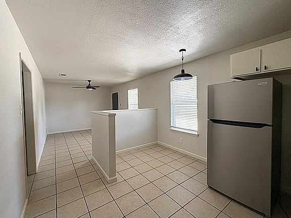 5th image of 1202 Urbantke Ct APT B