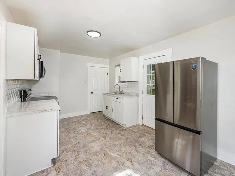 406 Cleveland St #1 — Photo 8