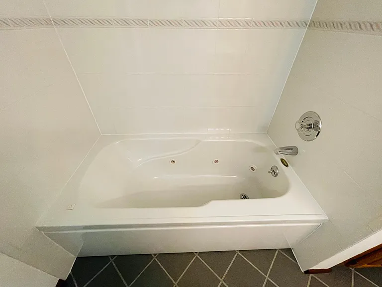 1811 Tawny Ash Dr — Photo 31