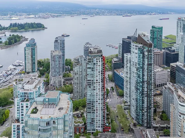 1211 Melville St #1602, Vancouver, BC V6E 0A7