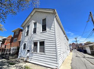2631 S Shields Ave, Chicago, IL