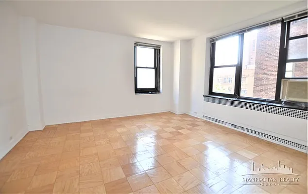 Rented by Manhattan Realty Group | media 17