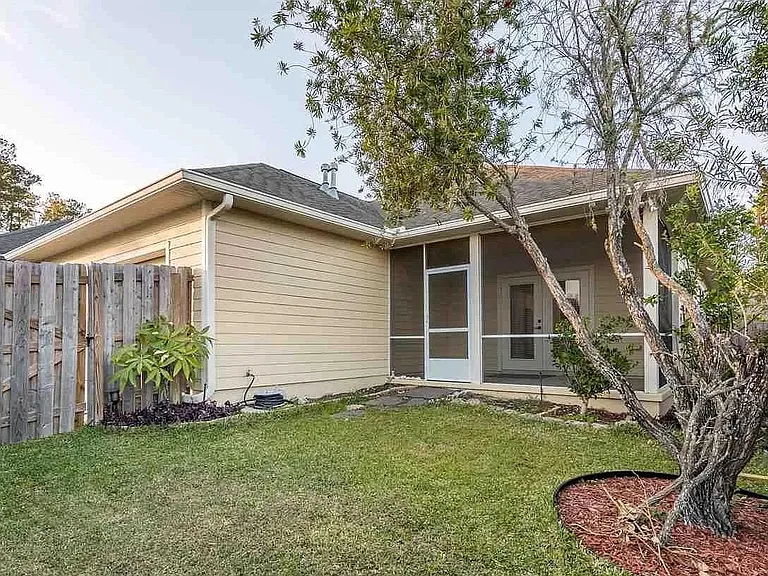 10029 NW 22nd Rd — Photo 18