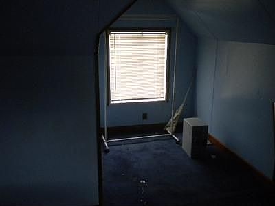5th image of 1480 E 222nd St