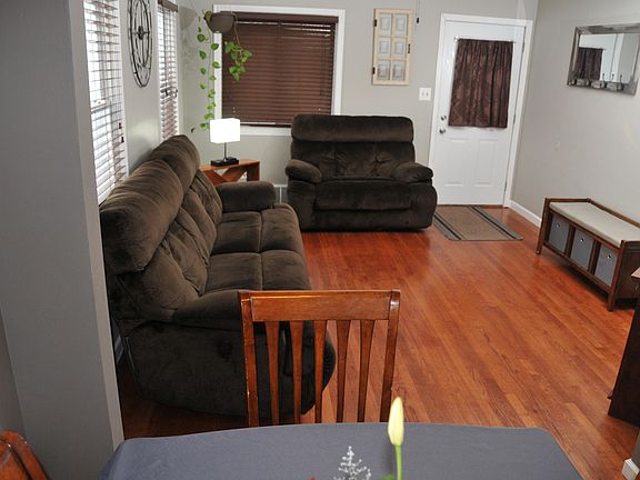 3rd image of 1406 Elder St
