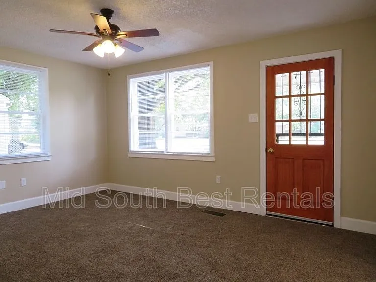 1550 Ontario Ave — Photo 6