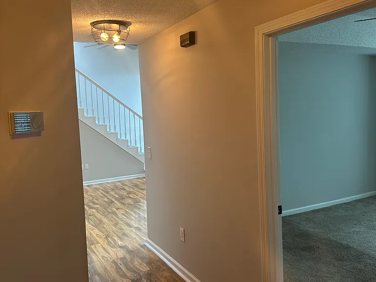 611 Mc Gill Park Ave NE — Photo 6