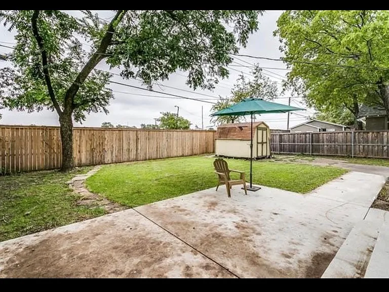 2135 Stanley Ave — Photo 12