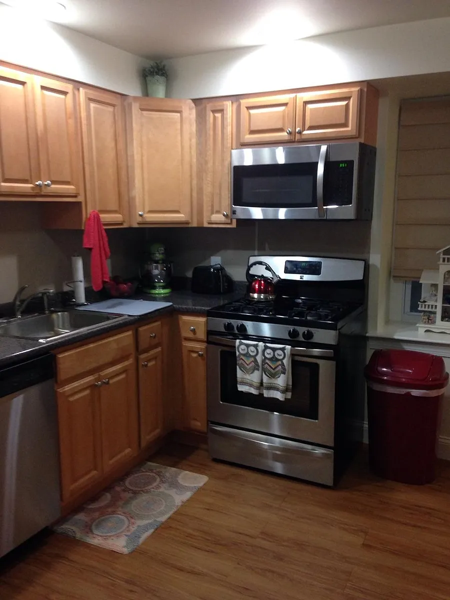 Building Photo - 513 S Orange St #4