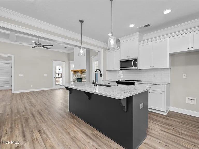 915 Sandpiper Xing — Photo 17