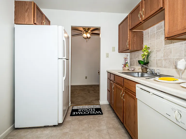 Parkview Apartments — Photo 12