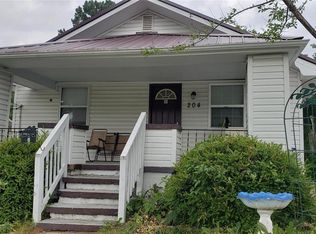 204 W 4th St, Dixon, MO 65459