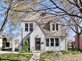 300 W Keith Ave, Waukegan, IL 60085