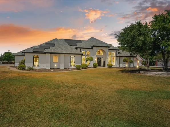717 Pintail Ct, Granbury, TX 76049