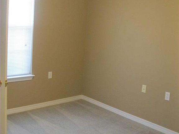 5th image of 2478 Trailwood Dr