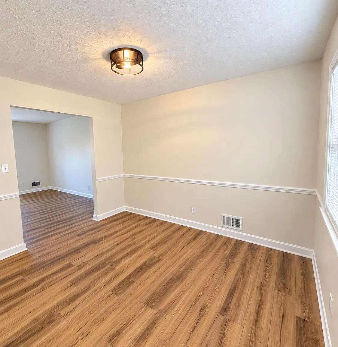 3 bed, 2.0 bath, 2508 sqft, $2,350 — Photo 4