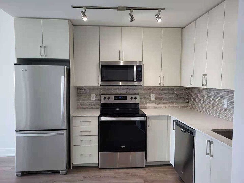 2nd image of 3121 Sheppard Ave E #906
