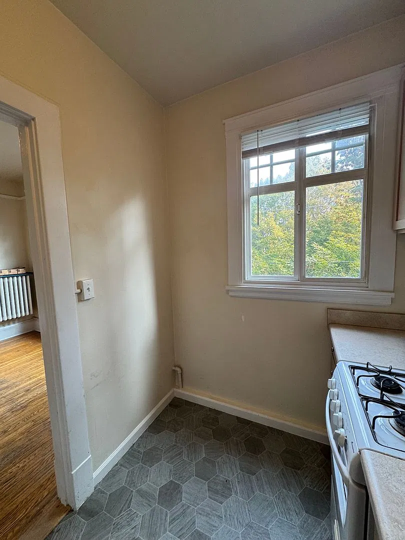 Littlefield Apartments — Photo 2