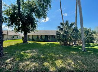 524 Pelican Bay Dr, Daytona Beach, FL 32119