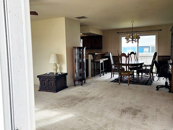 4th image of 6283 Chester Park Dr