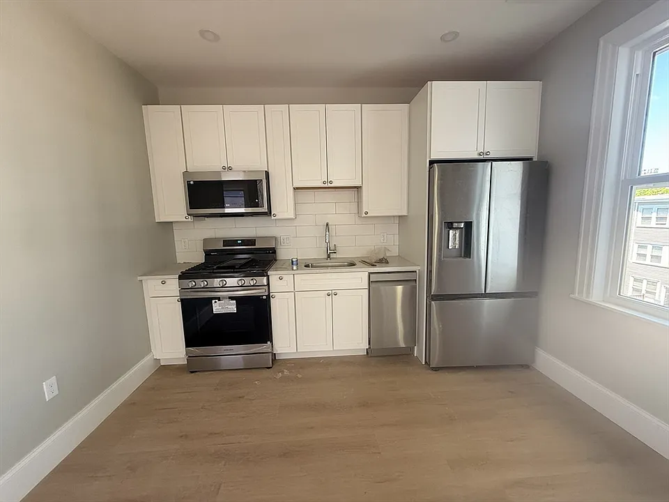 7 Thornley St #2