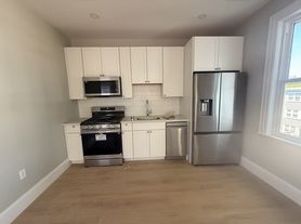 7 Thornley St, Dorchester, MA